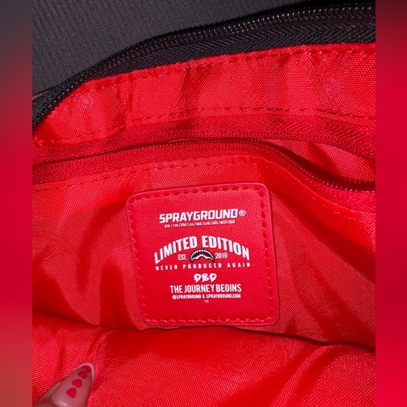 SHARKS IN PARIS VANQUISH CROSSOVER CLUTCH - Picture 4 of 6